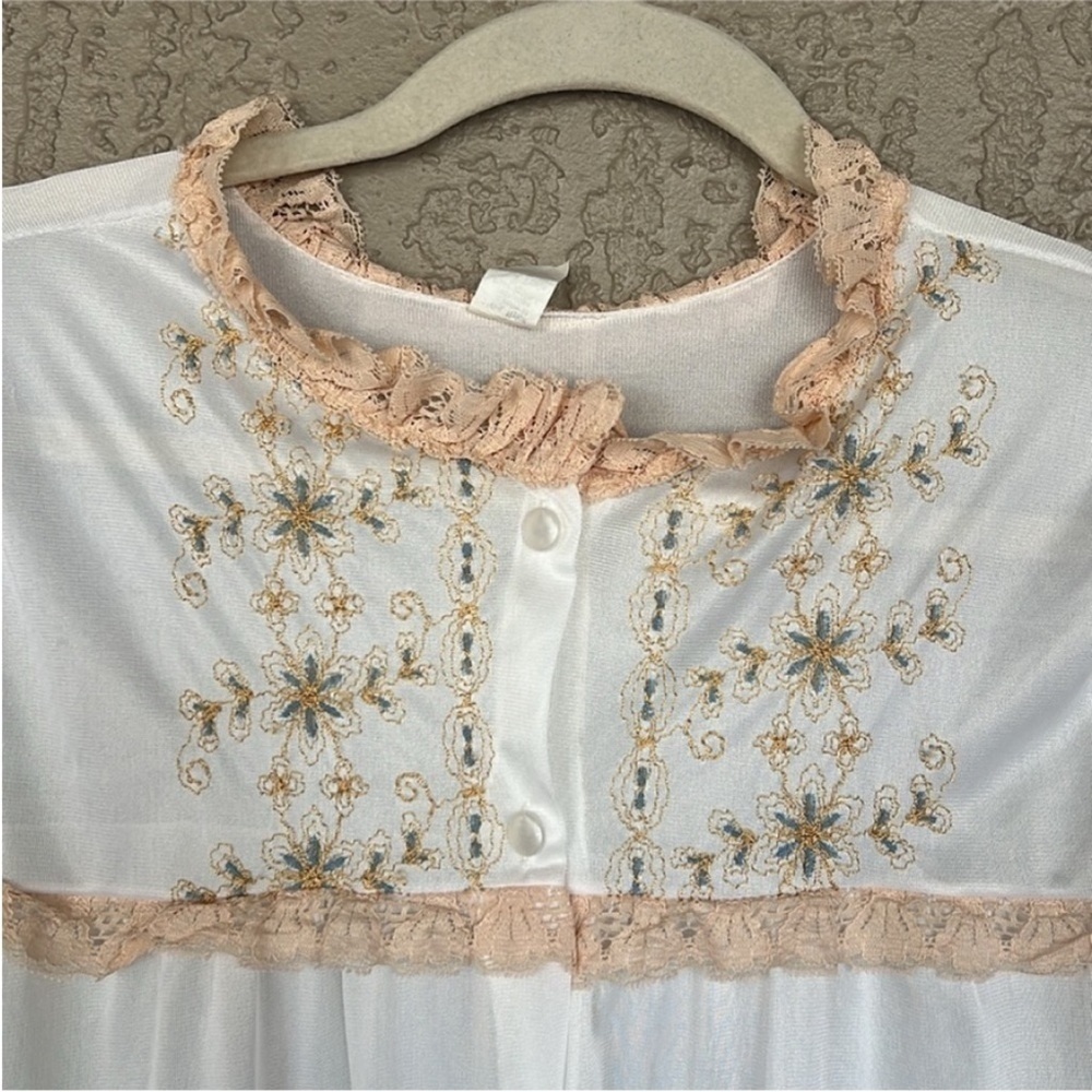 Vintage Lace Embroidered Nightgown & Robe Set White Nylon Made USA Large - Picture 8 of 14